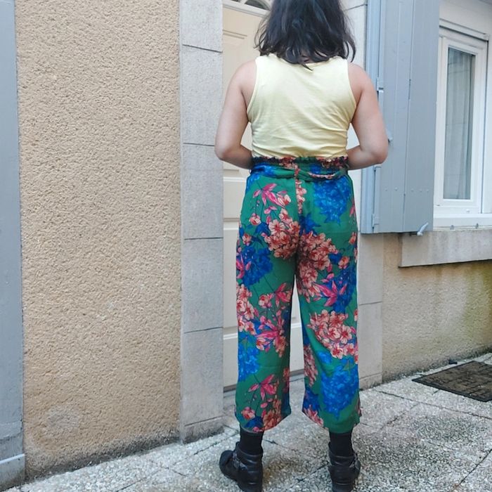 Magnifique pantalon Stradivarius 38 - photo numéro 3
