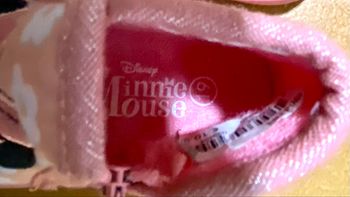 Paire de chausson taille 19 couleur rose et blanche motif Minnie marque Disney bon état