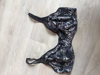 Soutien gorge 105D Well noir blanc neuf avec armature 