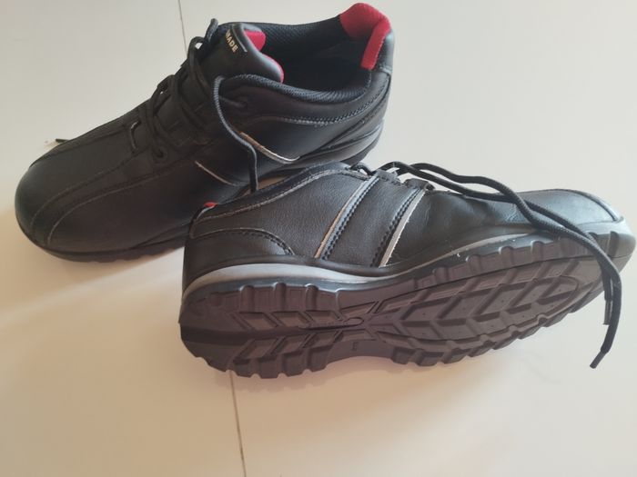 Chaussure de sécurité femme - photo numéro 2