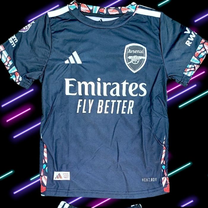 Ensemble maillot de foot short Adidas Arsenal neuf taille 6 ans - photo numéro 2