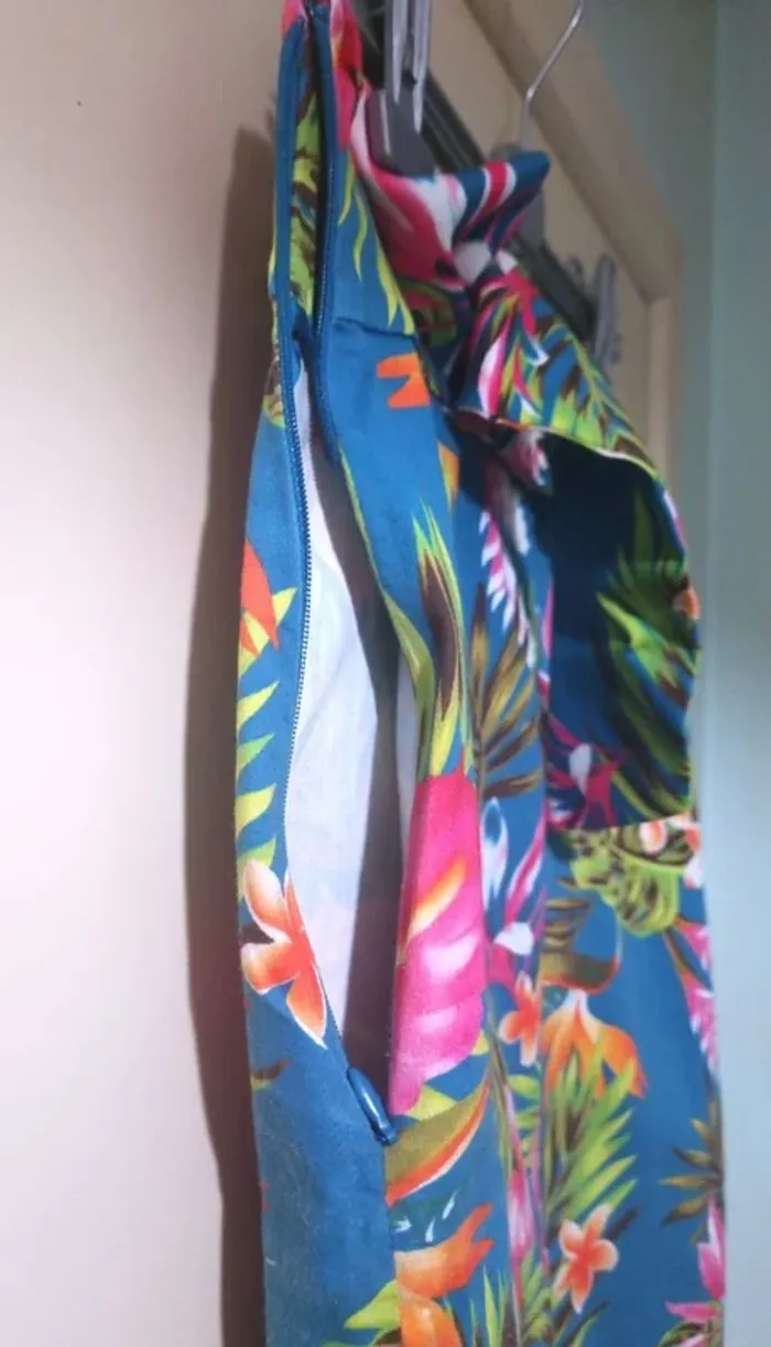 Belle jupe crayon Guess Tropical avec ceinture integrée S - photo numéro 4
