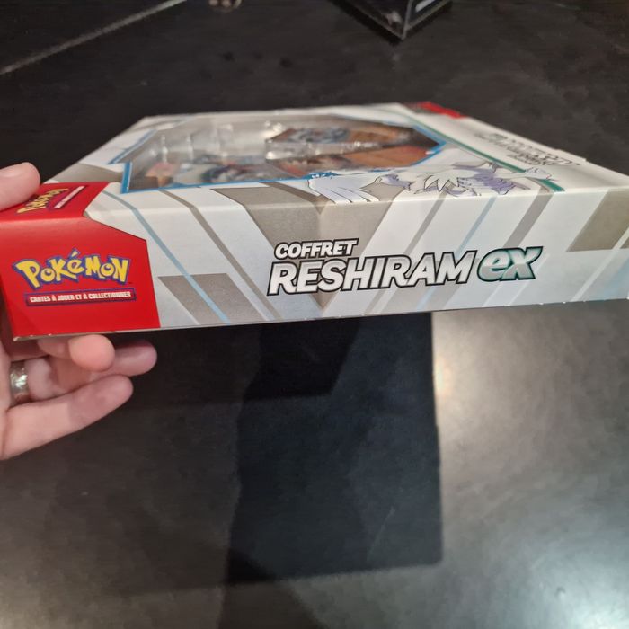 🔥 Coffret Pokémon Reshiram EX – NEUF & SCELLÉ – Édition Officielle 🔥 - photo numéro 3