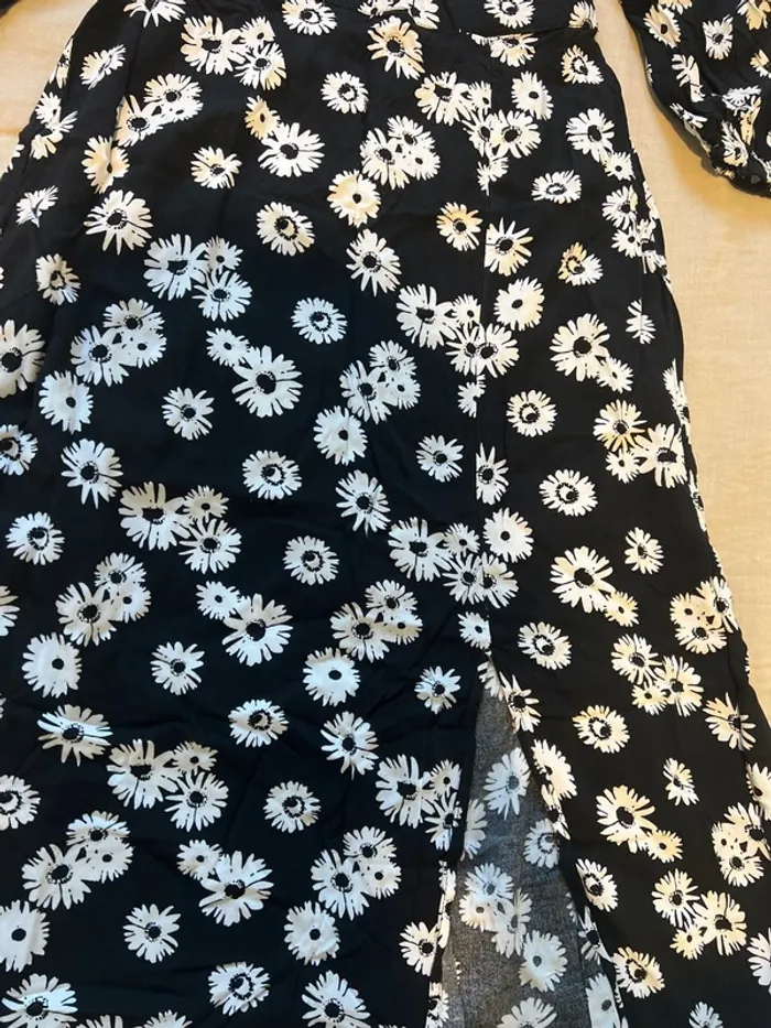 Ensemble jupe à fente et top à fleur - photo numéro 2