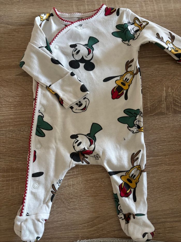 Lot pyjamas hiver Disney 1 mois - photo numéro 2