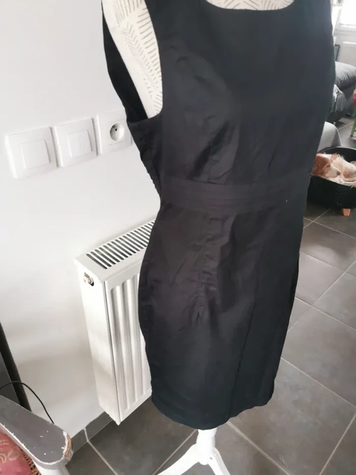 Jolie robe noir 40 - photo numéro 2
