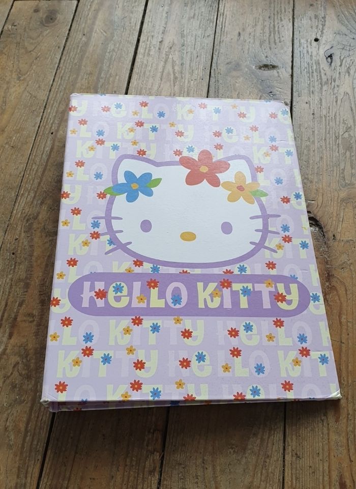 Classeur violet mauve Hello Kitty