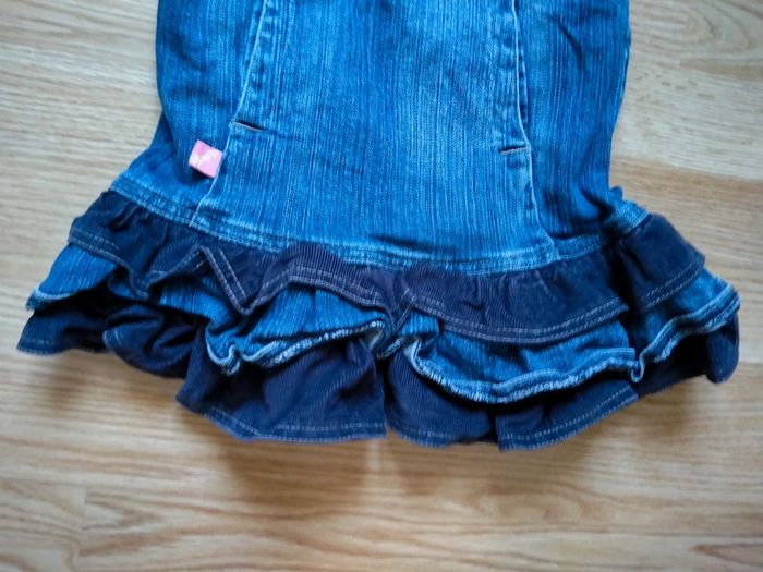 Lot de 2 robes en jean.
Taille 3 ans - photo numéro 4