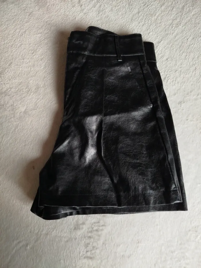 Short femme en vinyle taille L - photo numéro 7