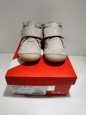 Chaussures bottillons Kickers sabio beige taille 25