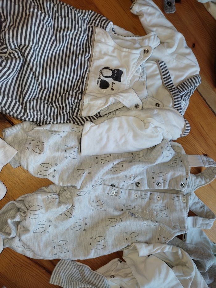 Lot bébé 1 mois - photo numéro 3