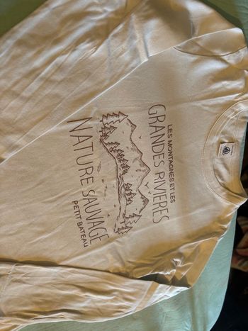 Vends tee shirt petit bateau 8 ans très bon état 