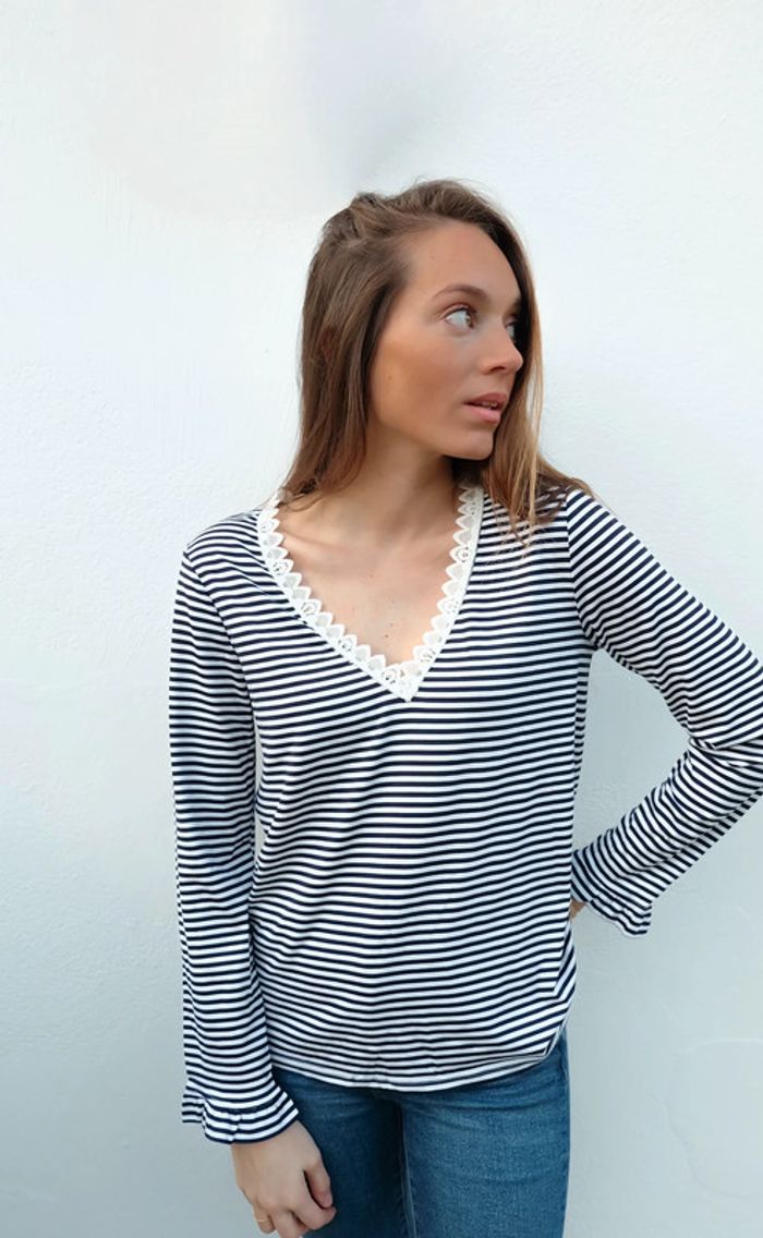 🌟 Haut manches longues à rayures bleu marine et blanche avec broderie - photo numéro 2