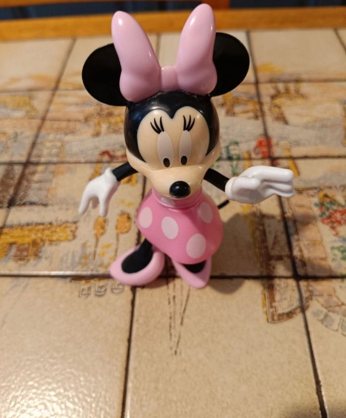Figurine Minnie Mouse (Rose à Pois)  Disney - photo numéro 2