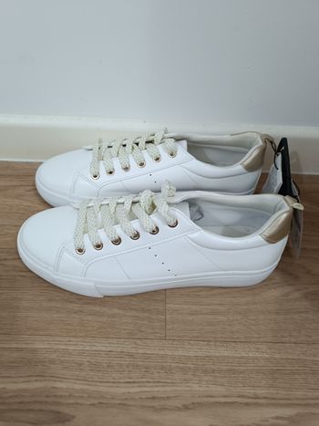 Basket femme neuf avec étiquette (25€
