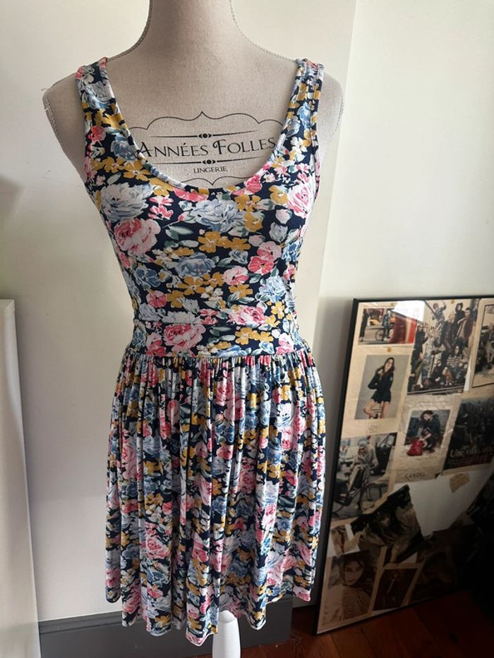 🌸 Robe d’été fleurie vintage – ZARA – Taille M🌼