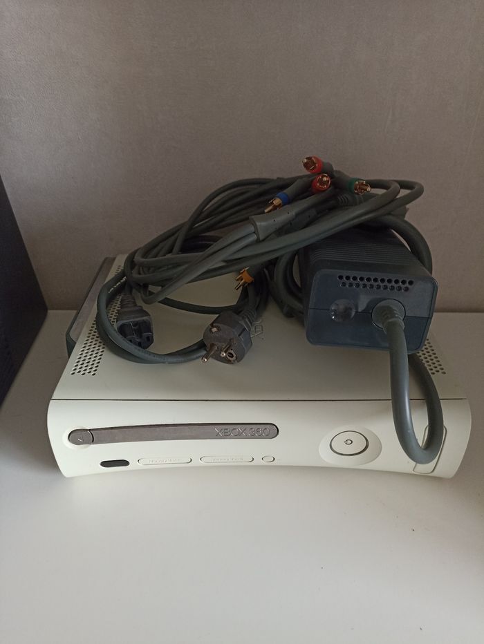 Lot 2 Xbox 360 + jeux - photo numéro 4