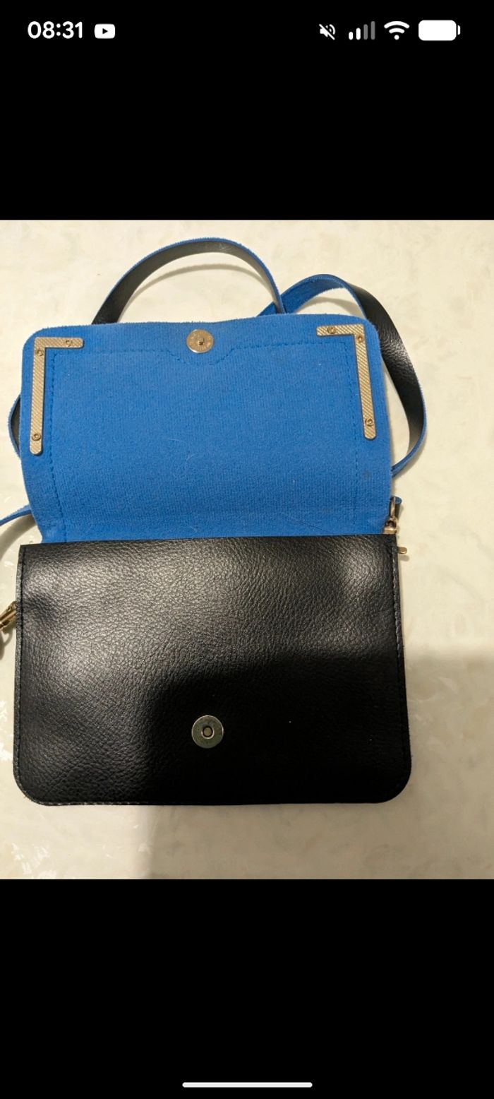 Beau sac bandoulière noir , dorure et bleu. - photo numéro 3