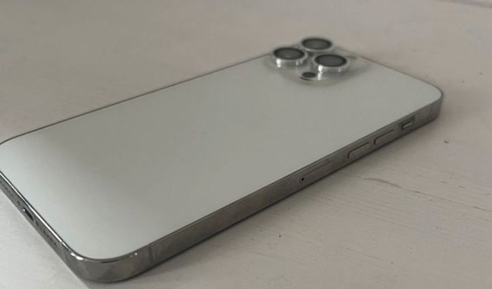 Une iphone treize - photo numéro 2