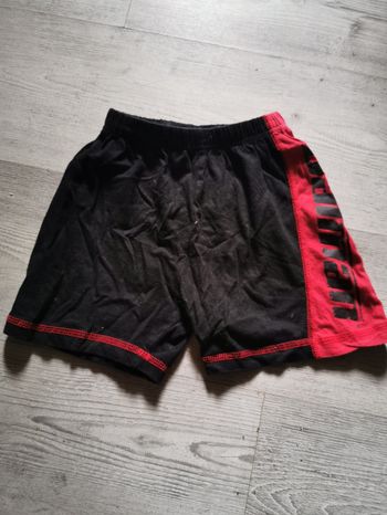 Short 3 ans rouge et noir