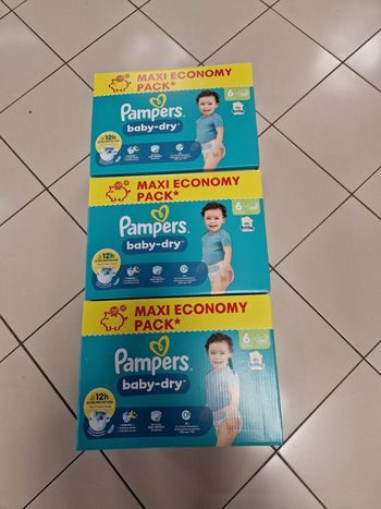 240 couches Pampers baby-dry taille 6