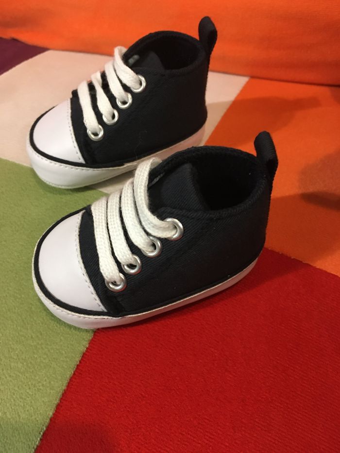 Chaussures bebe neuves taille 3-6 mois - photo numéro 3