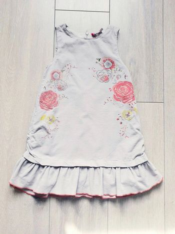 Magnifique Robe grise légère en velours. Fille 5 ans. Marque Orchestra