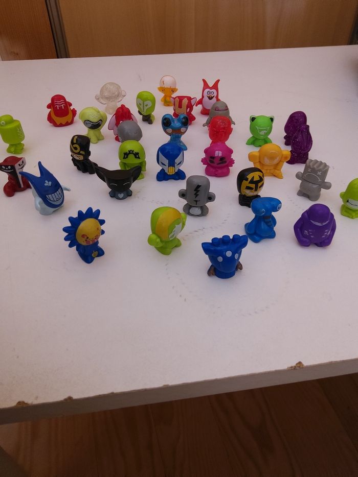 Figurines