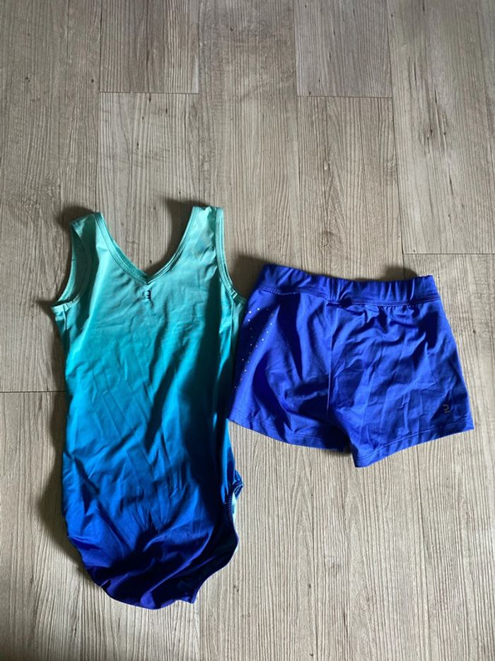 Juste corps de gymnastique avec short - photo numéro 4