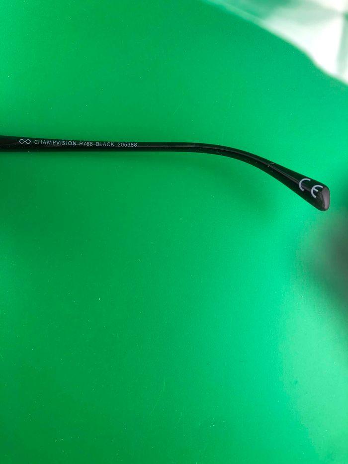 Lunette de soleil - photo numéro 2