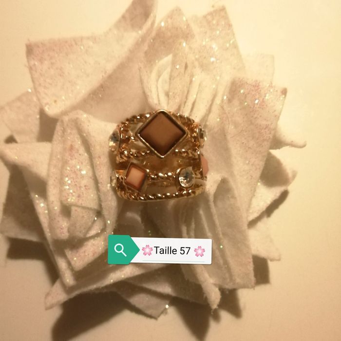 🌸Bague dorée multi-rangs sertie de cristaux Neuve T. 57🌸