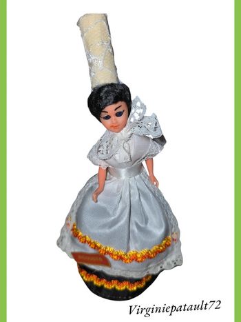 Poupée collection 16 cm