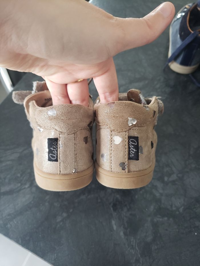 Chaussures Aster Taille 24 - photo numéro 4