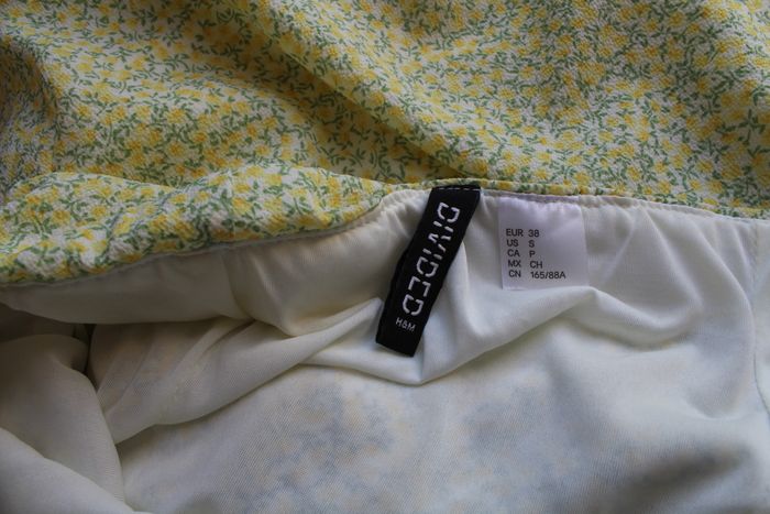 Robe dos nu Divided/H&M jaune fleurie - photo numéro 6
