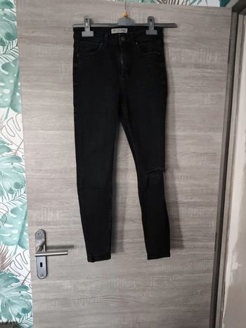 Jeans avec troue