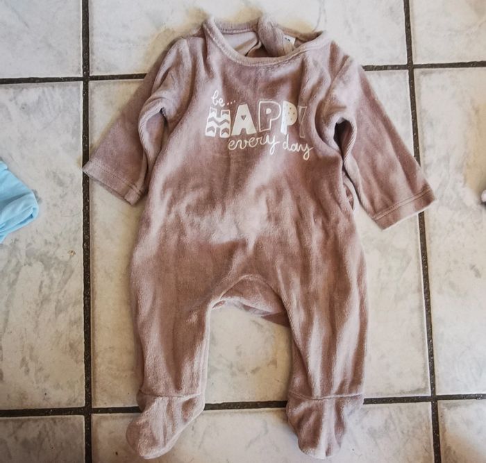 6 pyjamas taille naissance - photo numéro 3