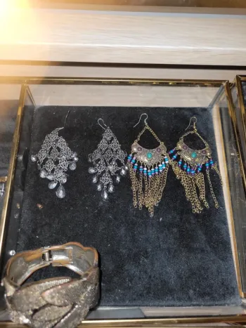 2 paires de boucles d oreilles originale