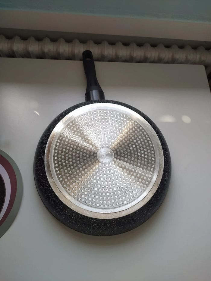 Poêle à frire neuve antiadhésive en céramique de 32cm sans pfoa - photo numéro 3