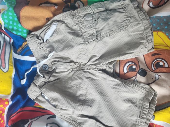 Short 6 ans ,petit fil  de tiré