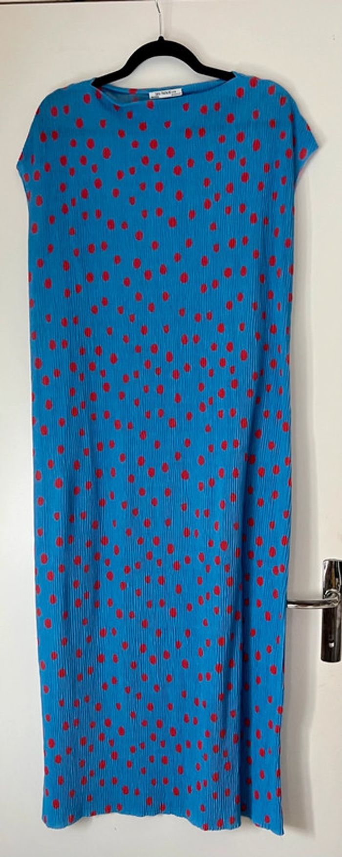 Robe longue droite plissée à pois zara taille M