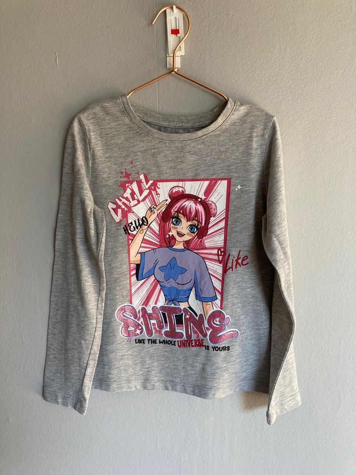 T-shirt manches longues fille 8 ans (126‑131 cm) Kiabi – Motif Manga, très bon état