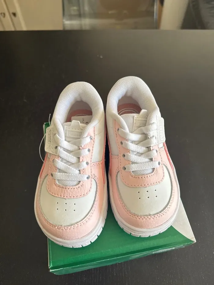 Baskets Puma Future blanc/rose – neuves T.22 - photo numéro 5