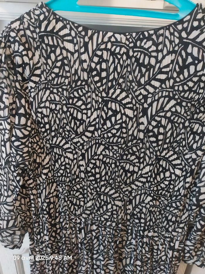 Robe évasée plissée col en V – taille 46 - Bréal - photo numéro 7
