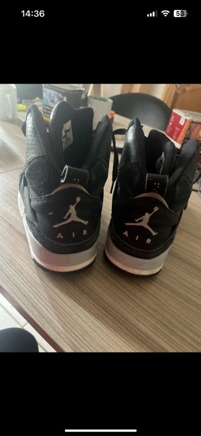 Basket Jordan taille 43