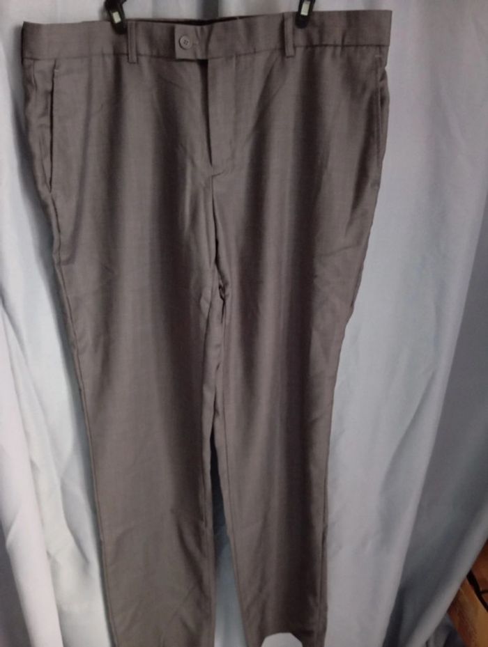 Pantalon de costume taille 46