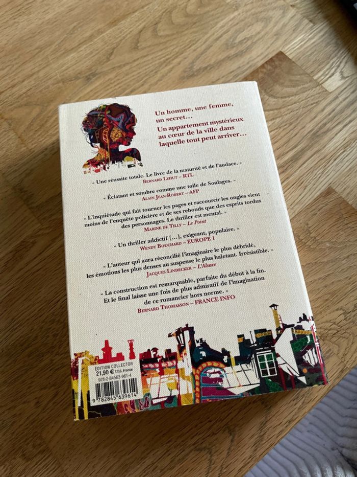 Livre MUSSO , Un appartement à Paris - photo numéro 2
