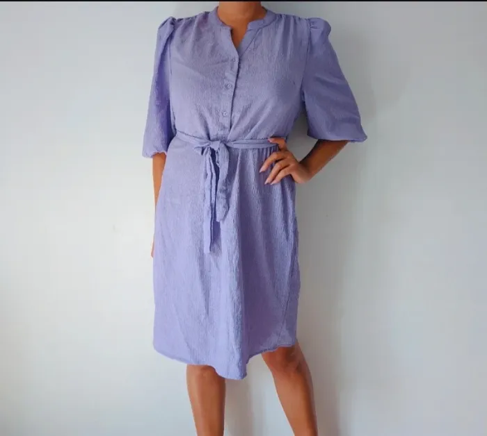Robe estivale avec ceinture 
manches bouffantes 
Couleur violet lilas casual chic Taille 38 - photo numéro 3