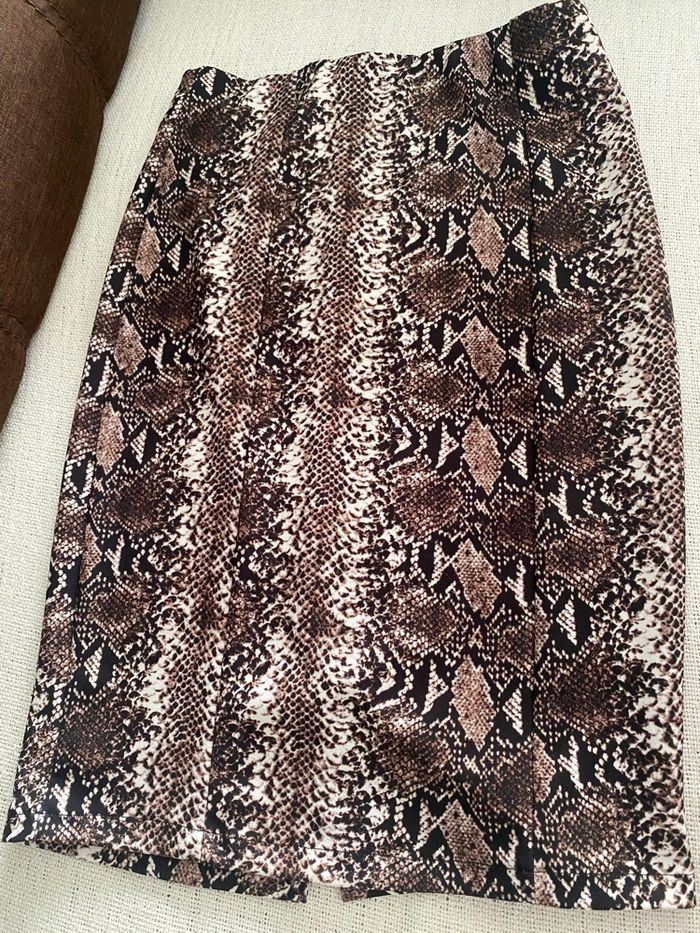 Jupe léopard TBE taille 36/38 - photo numéro 2