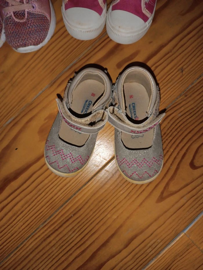 Lot chaussures et une paire de chausson 19 et 20 fille - photo numéro 2