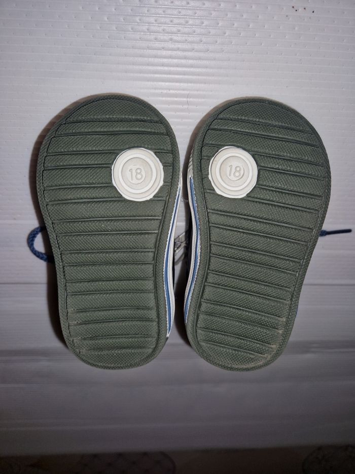 Chaussures bébé garçon taille 18 - photo numéro 4